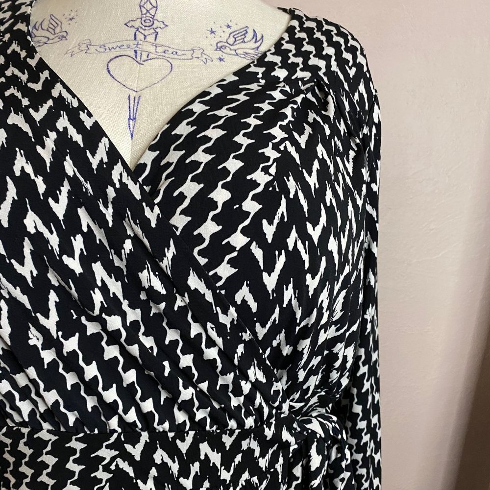 Black & White Hounds tooth print Dress stretch 20